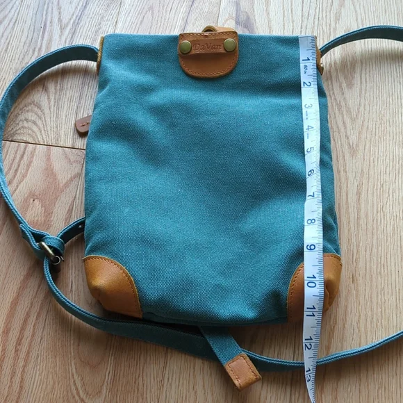 Davan. Women's Shoulder Bag. - Picture 11 of 13